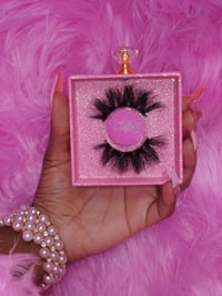 Image 1 of High Maintenance 22mm Mink Lashes