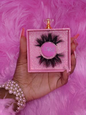 Image of High Maintenance 22mm Mink Lashes