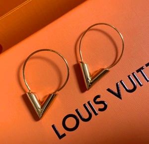 Image of (SOLD OUT 🚫) LV Brass Essential V Gold Hoop Earrings