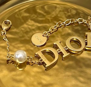 Image of DIO(R)EVOLUTION Gold With White Resin Pearls Bracelet 