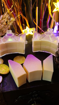 Image 3 of 👑Armored Kingdom Crown Makeup Sponges 