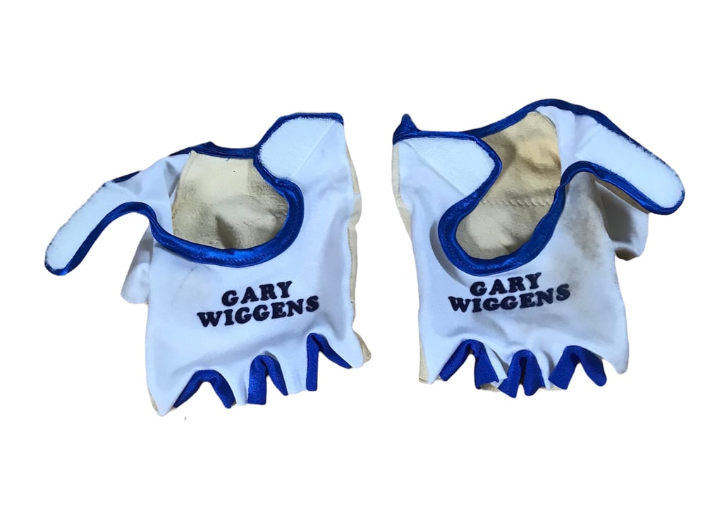 Official pair of gloves worn by Garry Wiggins