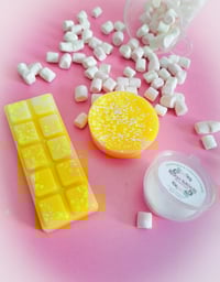 - Marshmallow & Hawaiian pineapple -