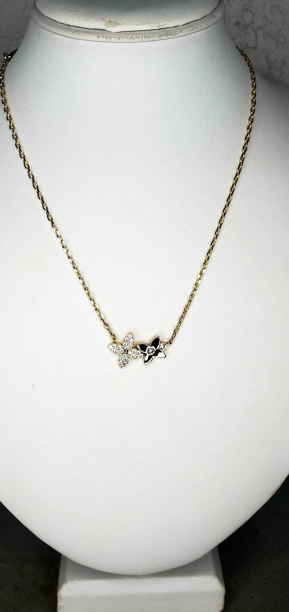 Image of LV Diamond Emblem Necklace