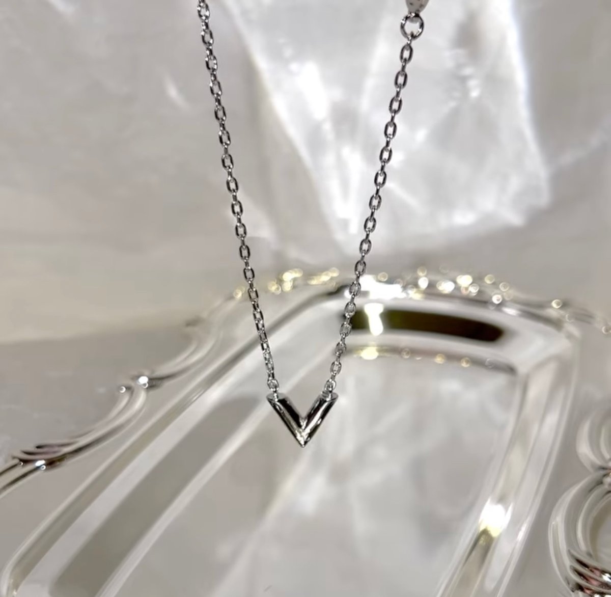 Image of (THIS ITEM JUST SOLD) Authentic Sterling Silver Essential V Necklace