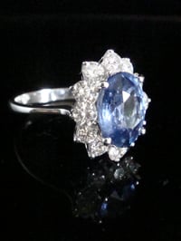 Image 4 of Modern 18ct white gold natural sapphire 2.63ct & diamond 0.98ct cluster ring