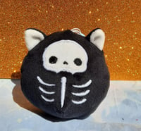 Image 1 of Skully the skull cat custom squish clip 3.5"