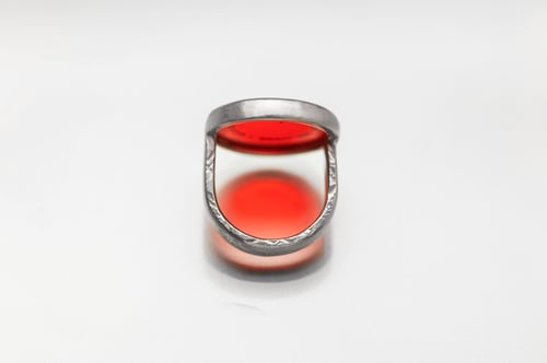 Image of "The sun warms.." silver ring with red acrylic glass 20mm · OMNIA SOL TEMPERAT.. ·