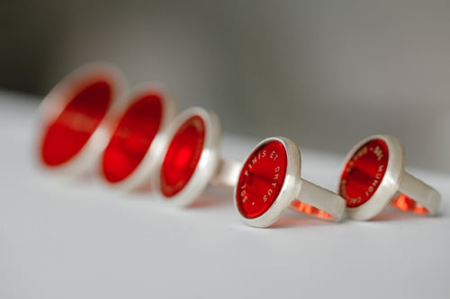 Image of "The sun warms.." silver ring with red acrylic glass 20mm · OMNIA SOL TEMPERAT.. ·