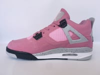 AJ,4 “Soft Pink”