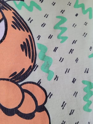 NO garfield t-shirt