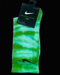 Image 4 of Nike Unisex Tye Dye Cushioned Crew Socks (2 Pairs)