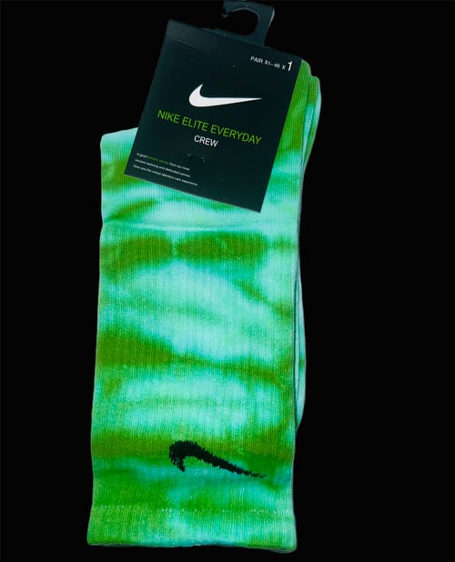 Image of Nike Unisex Tye Dye Cushioned Crew Socks (2 Pairs)