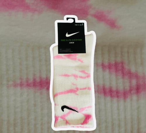 Image of Nike Unisex Tye Dye Cushioned Crew Socks (2 Pairs)