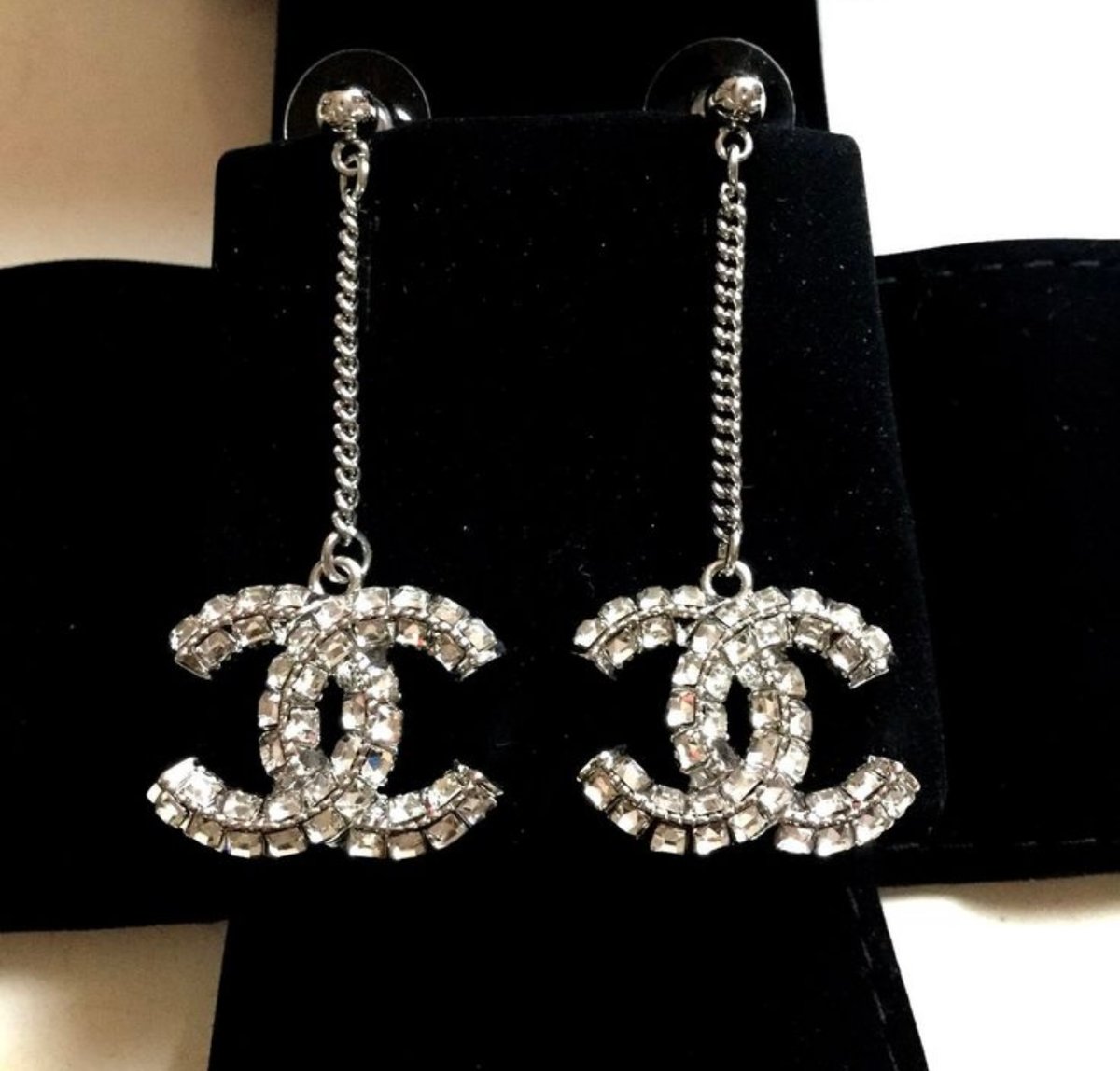 Image of (SOLD OUT 🚫) Chanel CC Silver Drop Earrings 