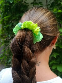 Image 2 of Green Banks of Daffodils scrunchie 8
