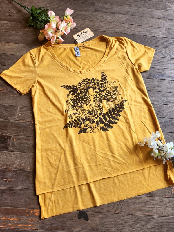 Image of Hi Lo Scoop Mushroom Fern Tee