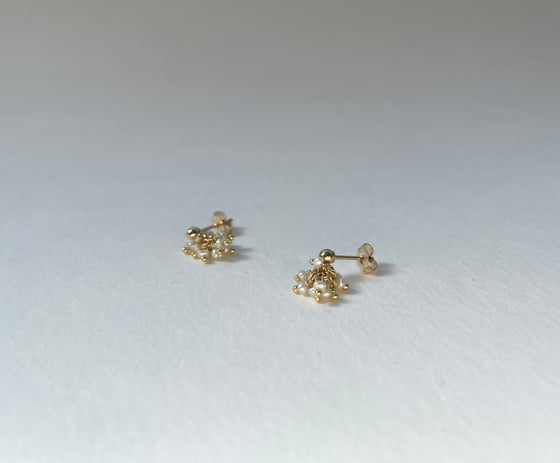 Image of Tutu pearl earrings