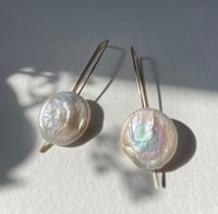 Image 1 of Queen pearl earrings