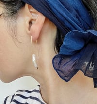 Image 5 of Queen pearl earrings