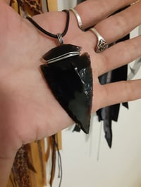 Image 4 of Obsidian arrow head