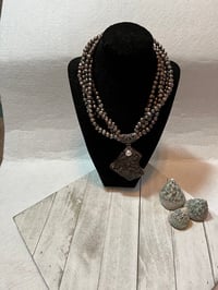 Image 1 of Freshwater Pearl With Sterling Silver Agate Charm