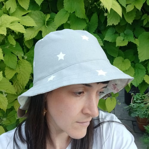 Image of Reversible Bucket Hat- Stars and Floral