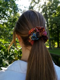 Image 3 of Tingvik | scrunchie 3