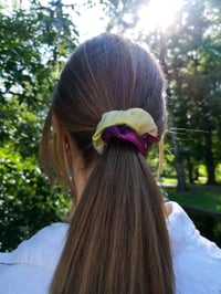 Image 2 of Tide scrunchie 1