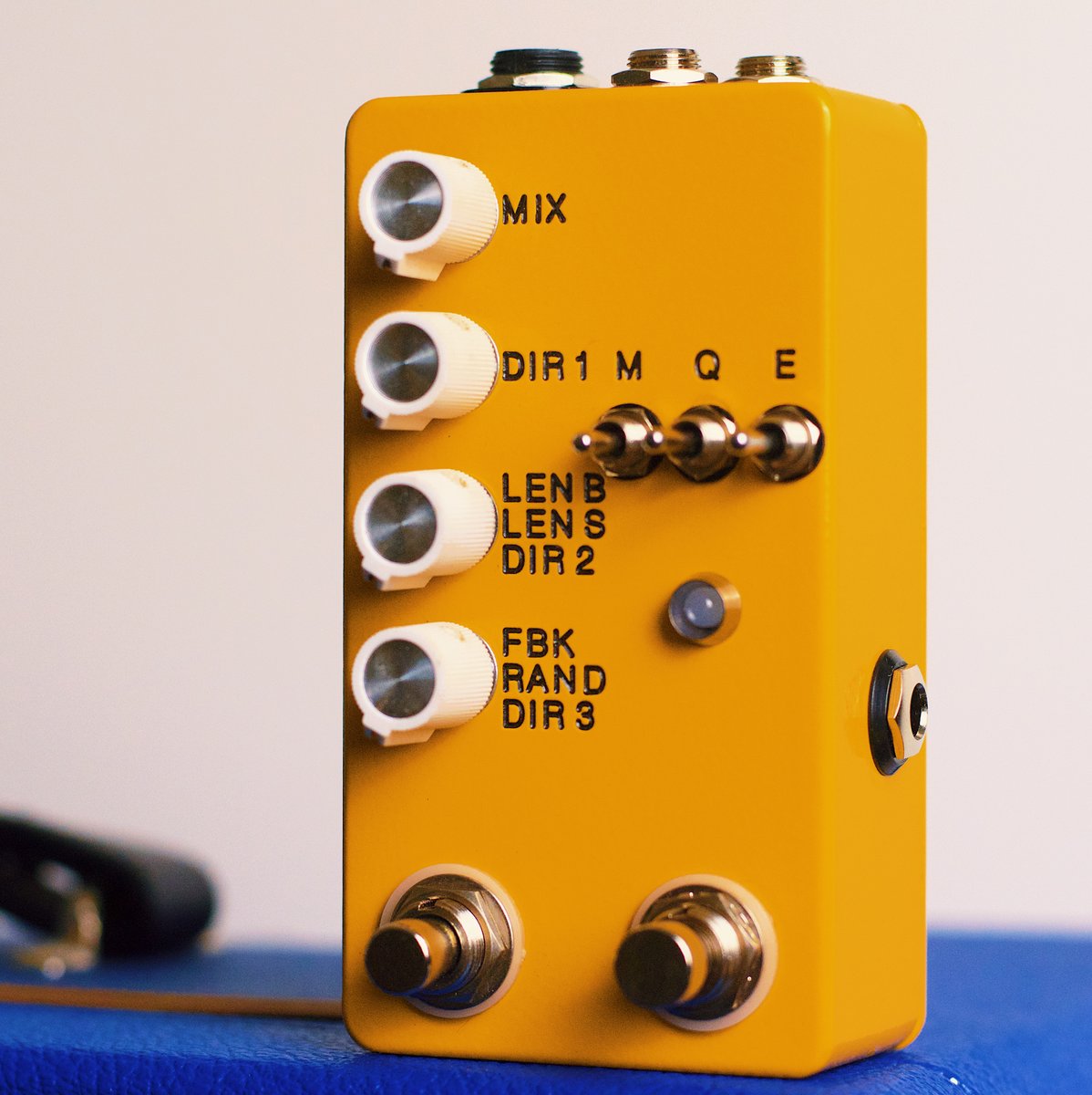 Montreal Assembly Count to 5 - LBE Exclusive Yellow | Little Box  