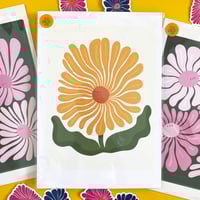 Image 2 of Happy Flower - Pink, Blue, Purple or Yellow