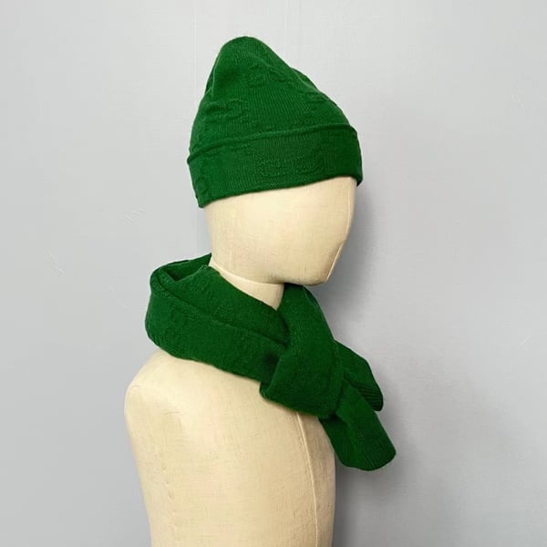 Image of Green leaf Scarf and Beanie