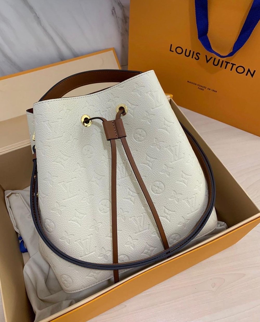 LV NeoNoe bag 