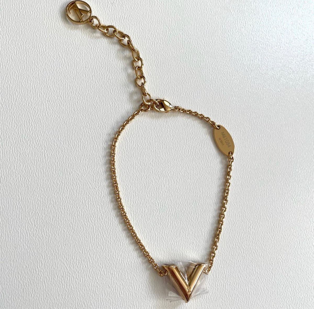 Image of New Authentic Essential V Gold Bracelet 