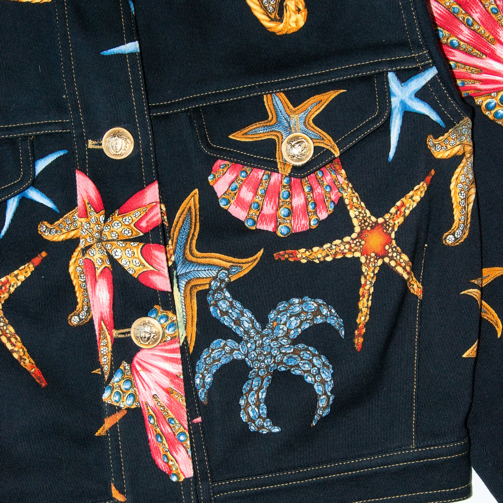 Image of Gianni Versace 1992 Tresor De La Mer Runway Seashells Jacket