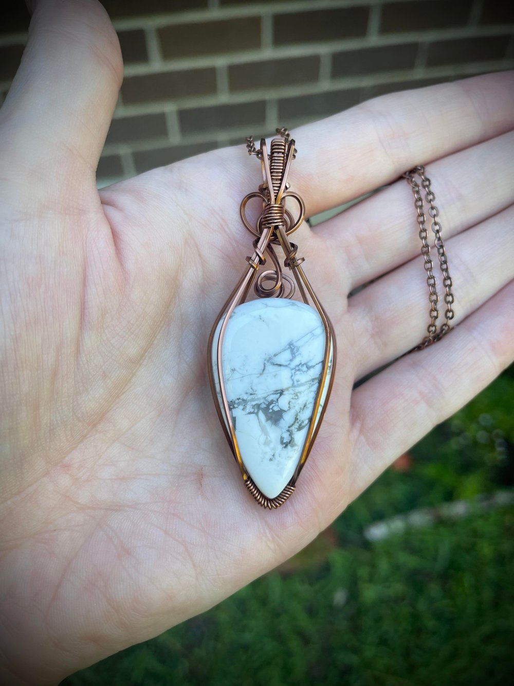 howlite necklace