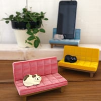 Image 1 of Cat Couch Smart phone stand