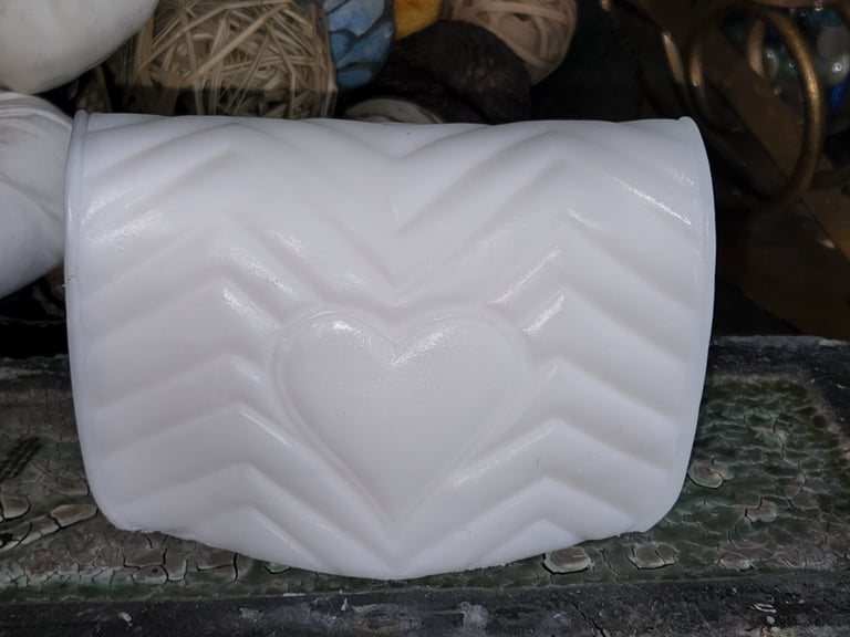 Inspired Luxury Handbag Candle - Home Decor Candle Image 3