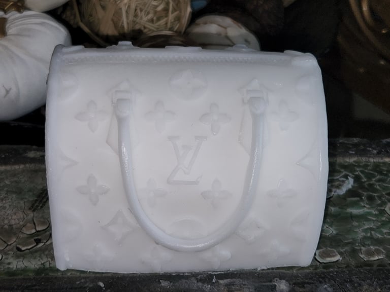Inspired Luxury Handbag Candle - Home Decor Candle Image 4