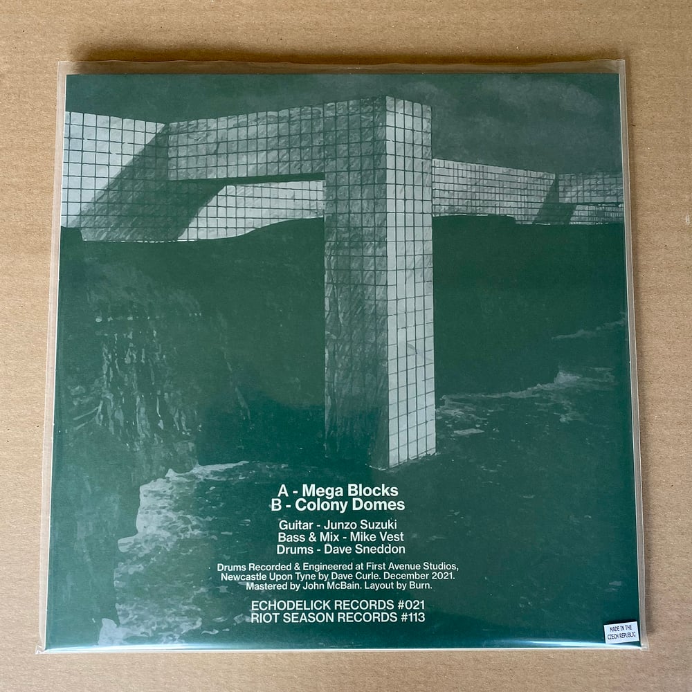 MIENAKUNARU ‘Strato Arcology’ Smoky Green/Black Vinyl LP