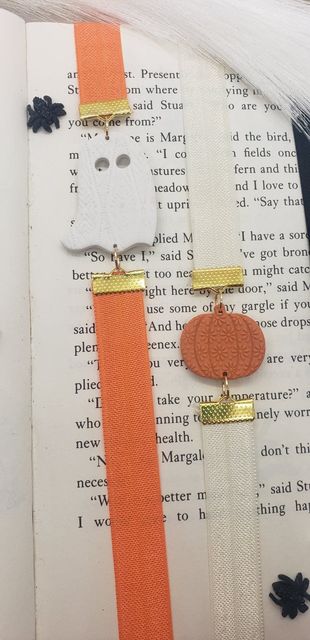 Image of Stretchy Bookmark - Floral Texture Pumpkin