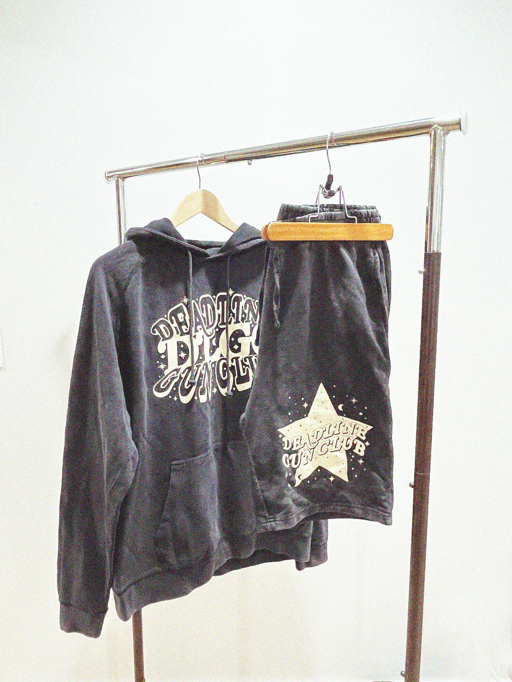 LIGHTWEIGHT VINTAGE PLANET DEADLINE HOODIEk