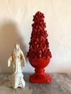 Sculpture en céramique de manises à fleurs rouges