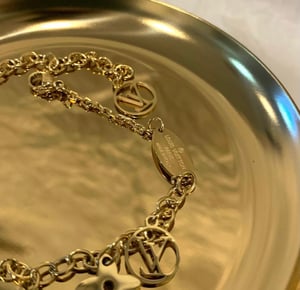 Image of NEW SALE ITEM ðŸš¨ Authentic LV Supple Blossom Charm Bracelet 