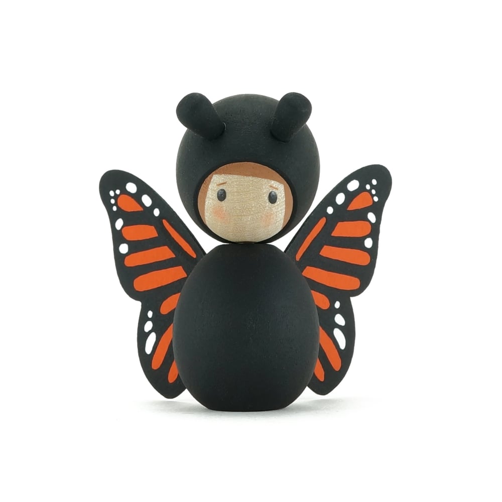 Image of DORIMU BUTTERFLY GNOME (STANDING) - MONARCH 04
