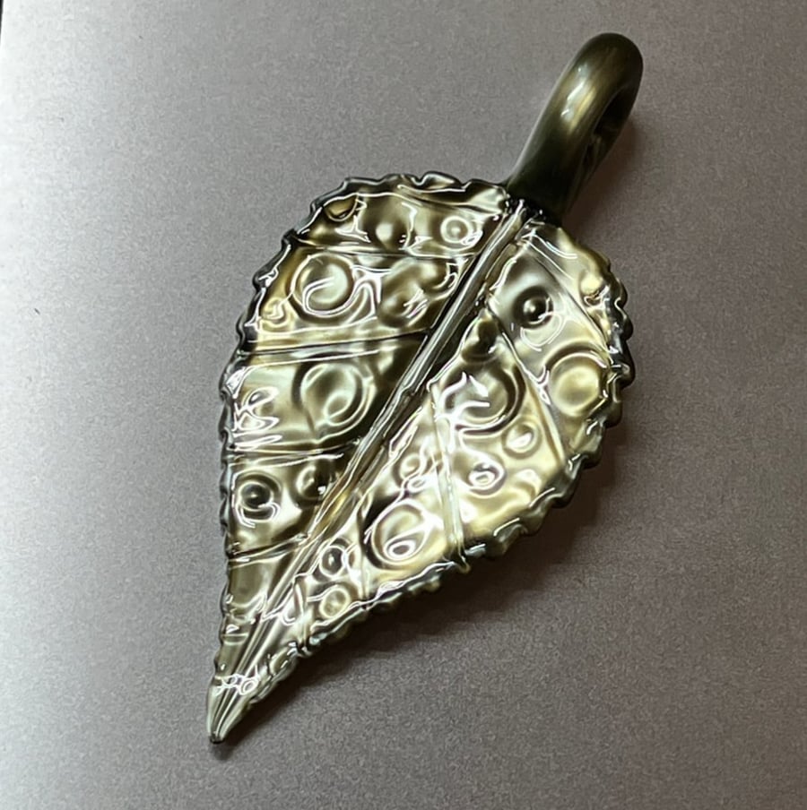 Image of Water Drop Metallic Leaf Pendant