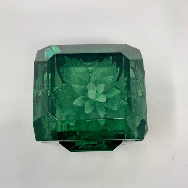 Image of Green Leaves - Classic Petite Lucite Box