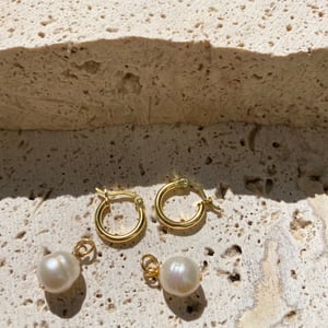 Image of JUNE EARRINGS GOLD