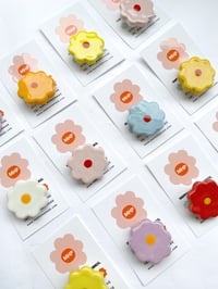 Flower Pin/ magnet 
