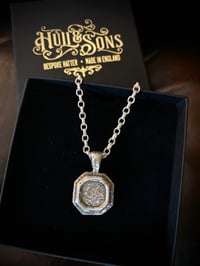 Image 1 of Pendent / Eight sided.